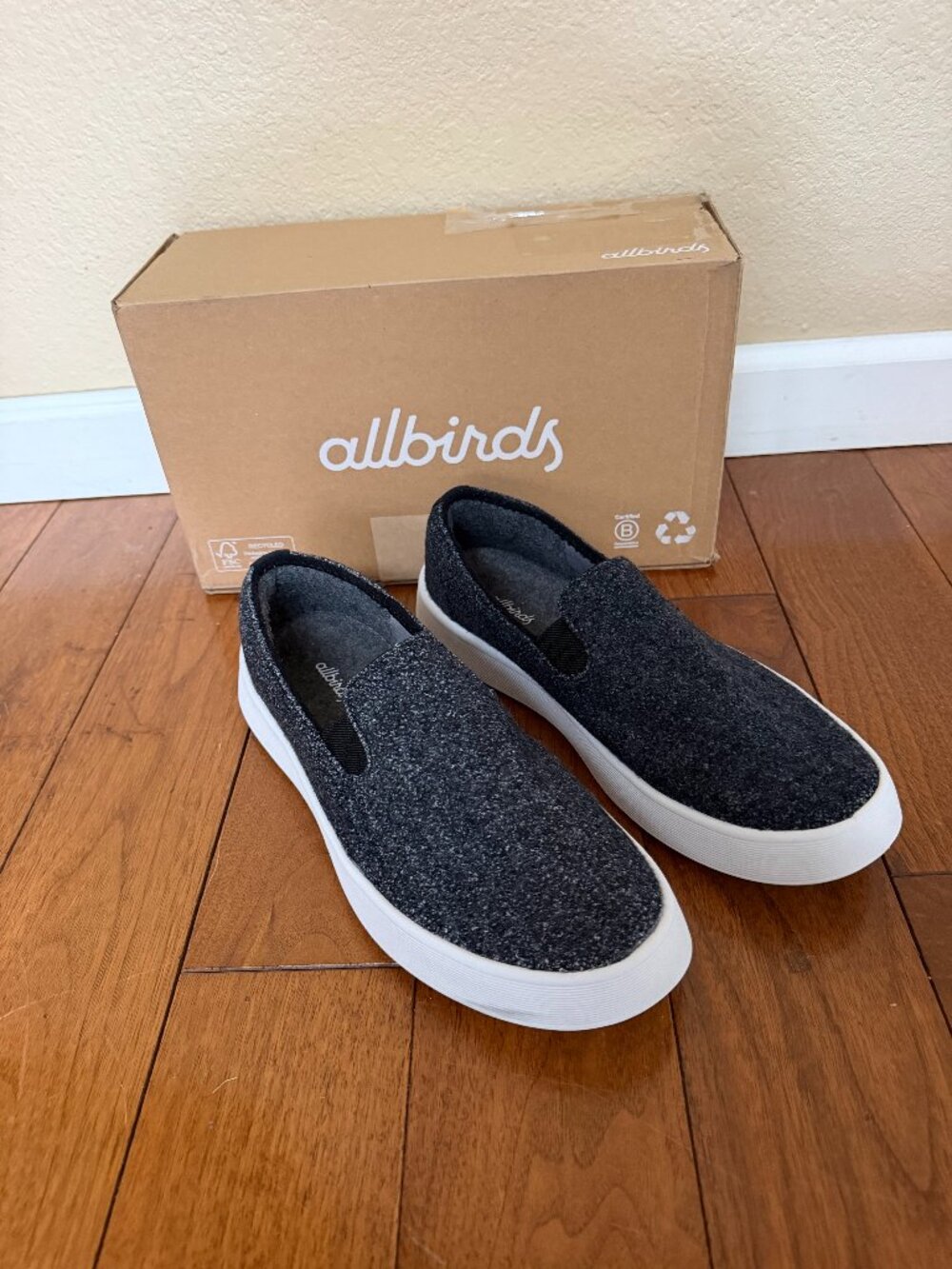 Allbirds Men’s Wool Cruiser Slip-On Shoes Dark Gray White Sole Size 9
